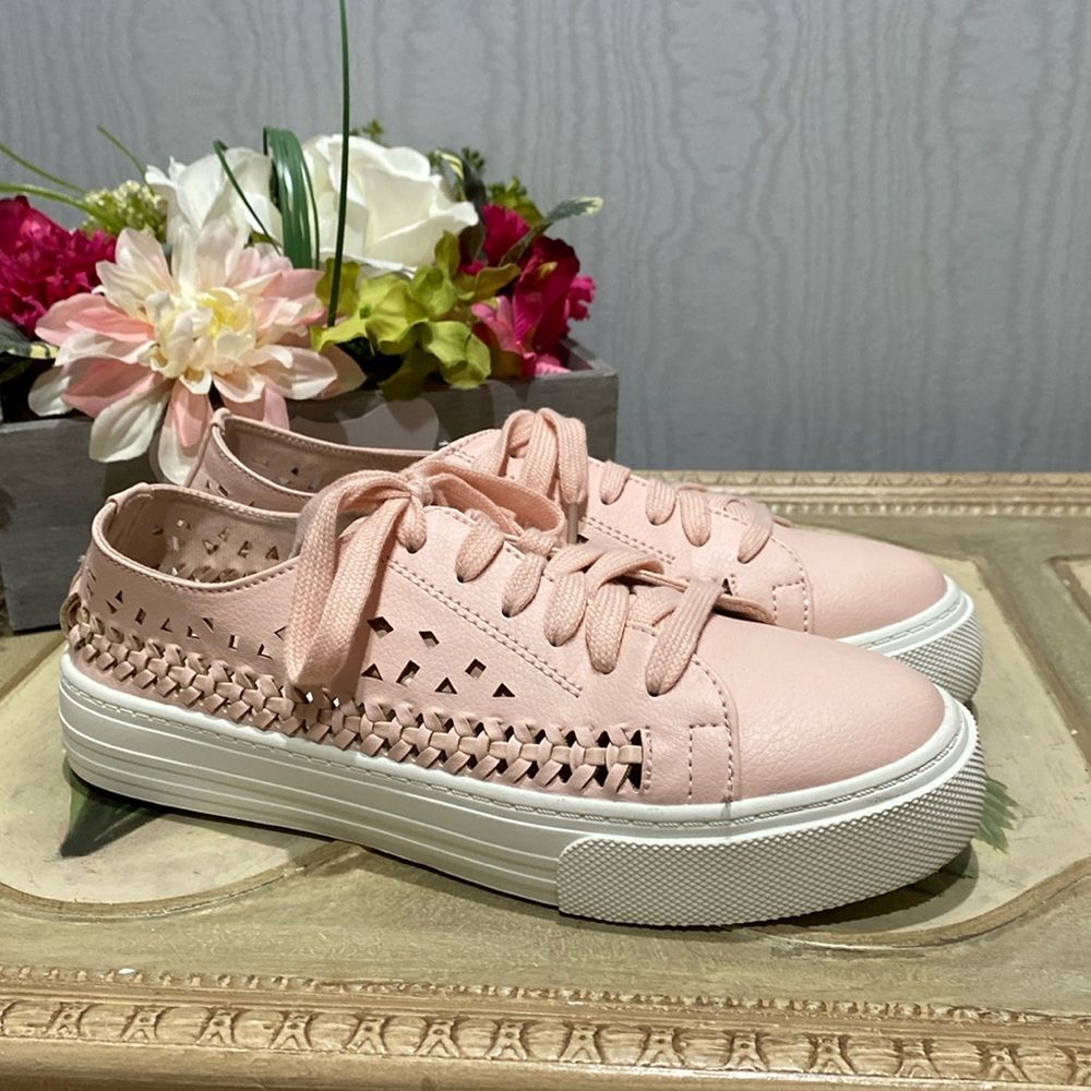 Brash Perforated Sneakers Pink Cut Out Faux Leather Sz 8.5
